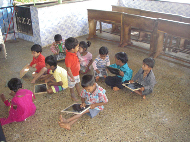 providing basic education to the indian street children