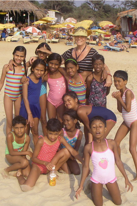 Girls from Rainbow House Assagao enjoying the beach